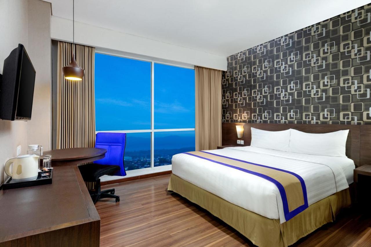 อัสตันเจ็มเบอร์โฮเต็ล&คอนเฟอเรนซ์เซนเตอร์ Hotel เจมเบอร์ ภายนอก รูปภาพ