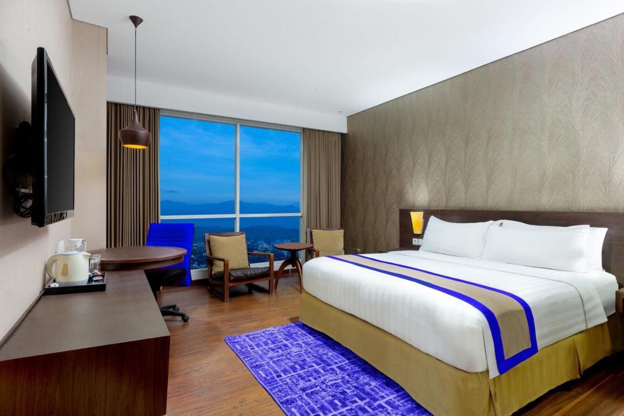อัสตันเจ็มเบอร์โฮเต็ล&คอนเฟอเรนซ์เซนเตอร์ Hotel เจมเบอร์ ภายนอก รูปภาพ