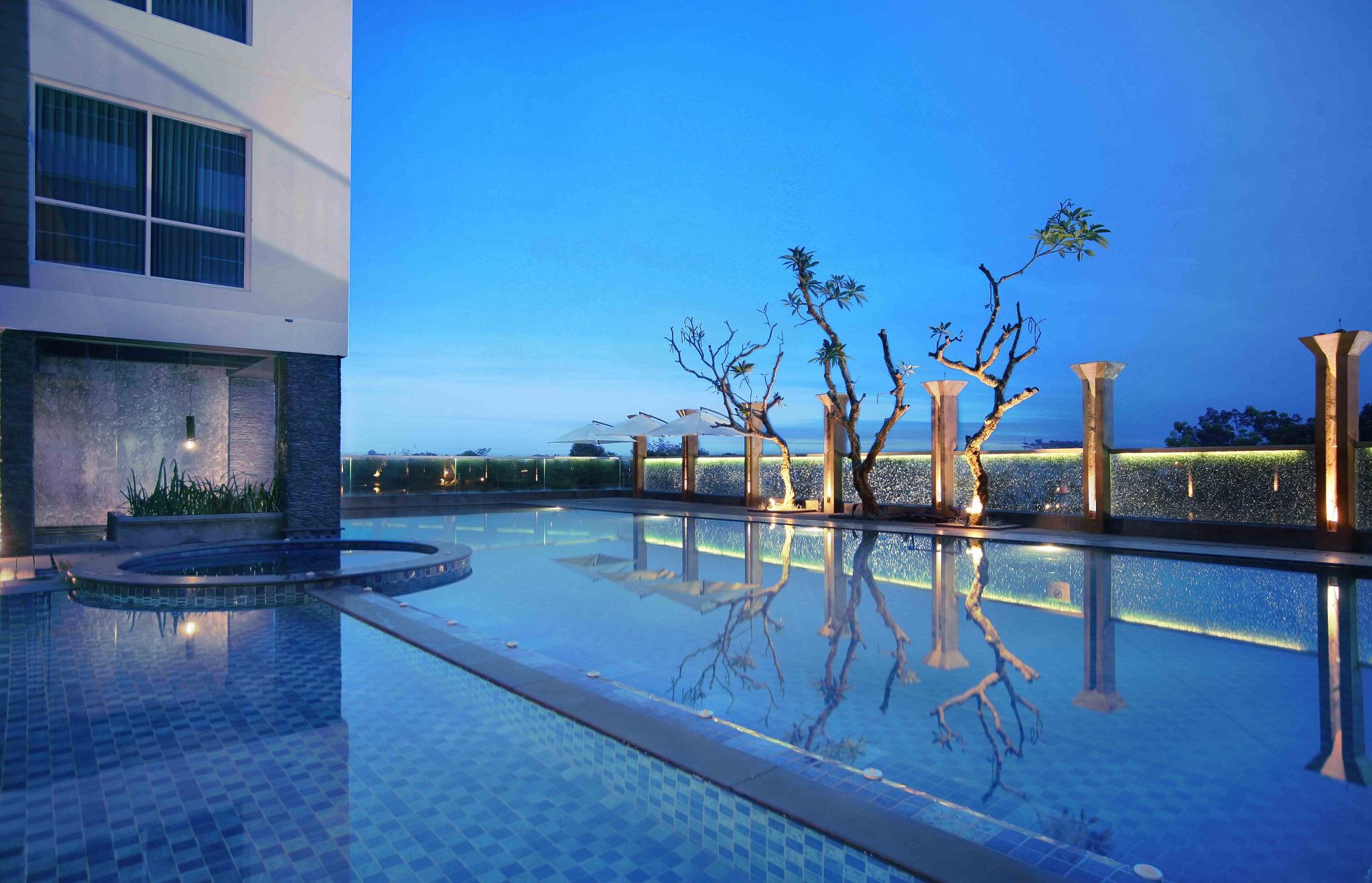 อัสตันเจ็มเบอร์โฮเต็ล&คอนเฟอเรนซ์เซนเตอร์ Hotel เจมเบอร์ ภายนอก รูปภาพ
