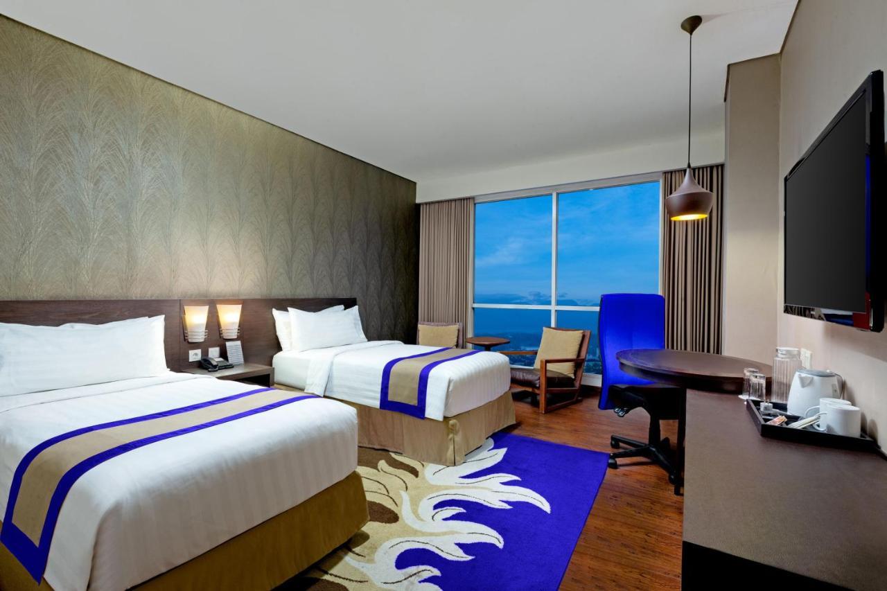 อัสตันเจ็มเบอร์โฮเต็ล&คอนเฟอเรนซ์เซนเตอร์ Hotel เจมเบอร์ ภายนอก รูปภาพ